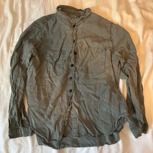 Universal Thread button down long sleeve shirt